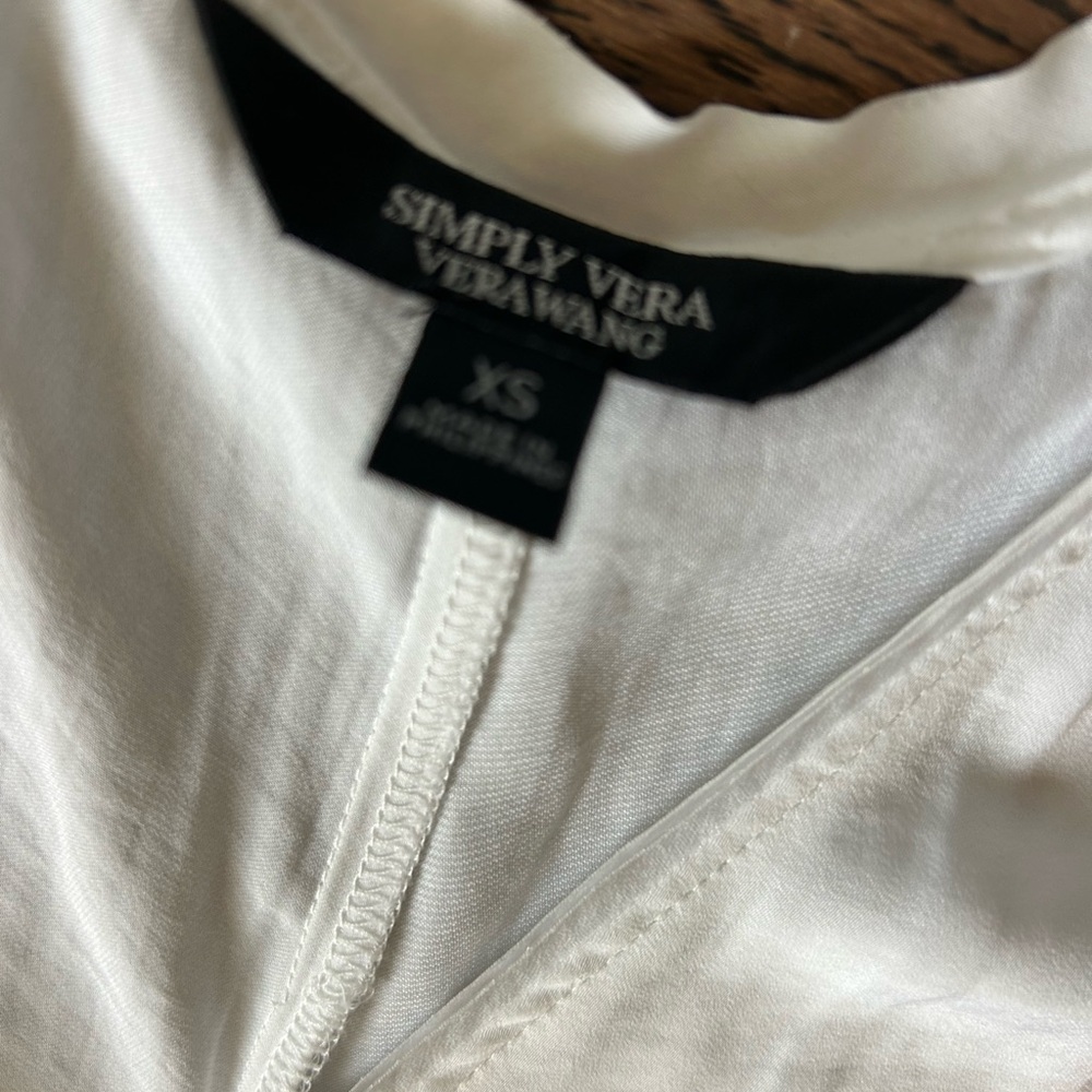 NWT! Women's Simply Vera Vera Wang White Handkerchief Flowy Tank Size XS - Picture 10 of 11